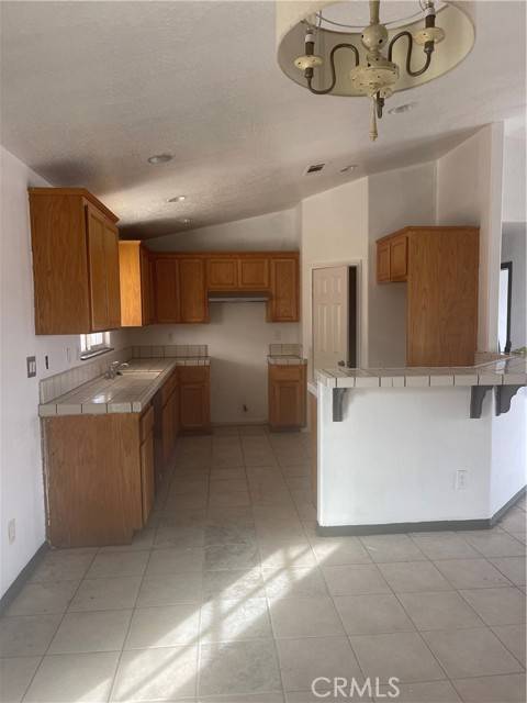 Apple Valley, CA 92307,15918 Serrano RD