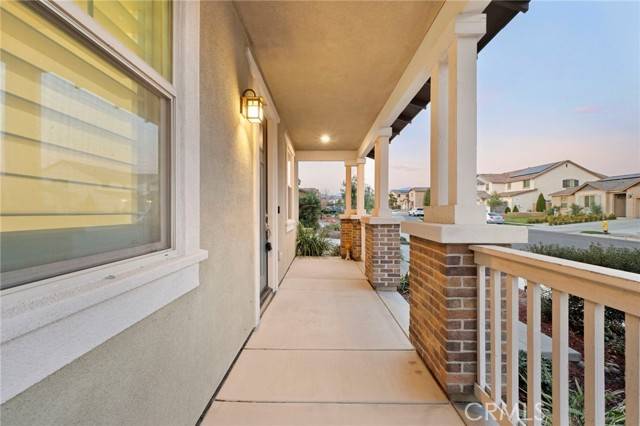 Fontana, CA 92336,5418 Heitz WAY