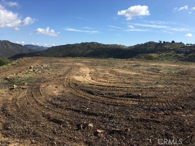 Fallbrook, CA 92028,39939 Jones RD