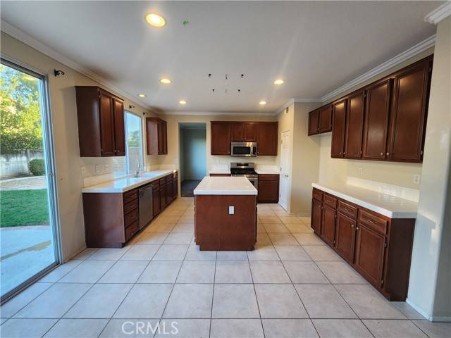 Eastvale, CA 92880,6836 Red Cardinal CT