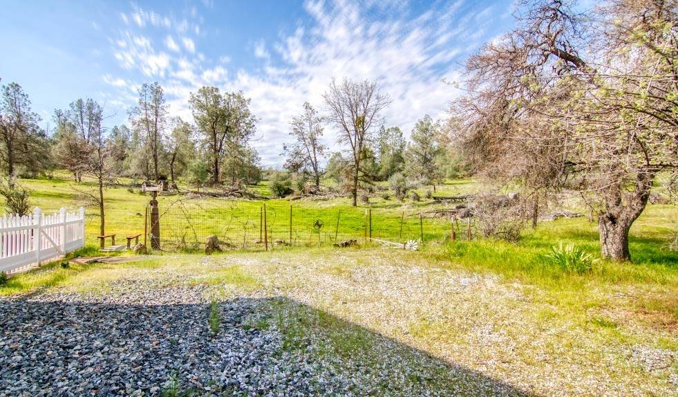 Groveland, CA 95321-9392,22782 Rolling Woods Dr.