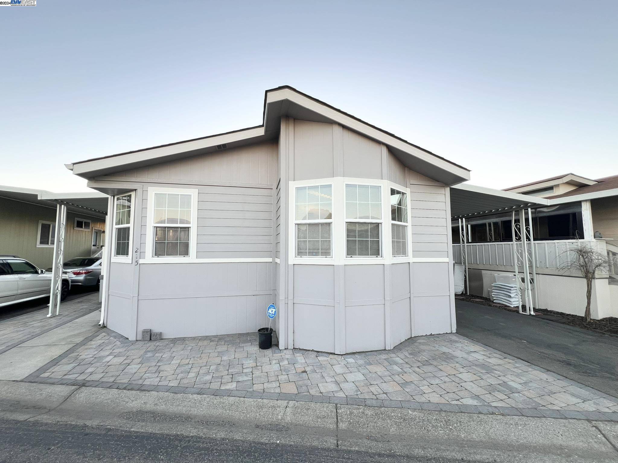 Hayward, CA 94545,1200 W Winton Ave 215