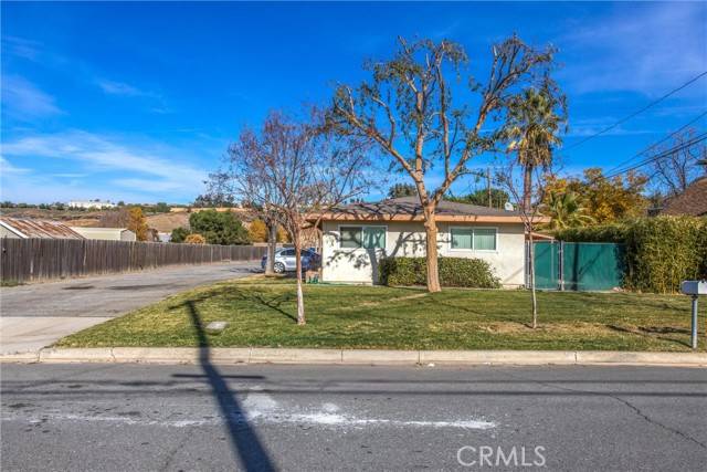 Yucaipa, CA 92399,32390 Avenue D