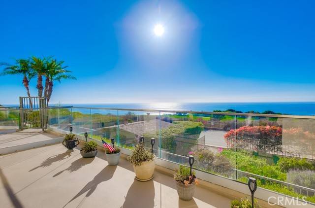 Rancho Palos Verdes, CA 90275,3200 La Rotonda DR 105