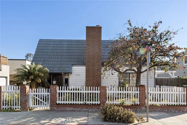 Huntington Beach, CA 92649,16642 Algonquin St