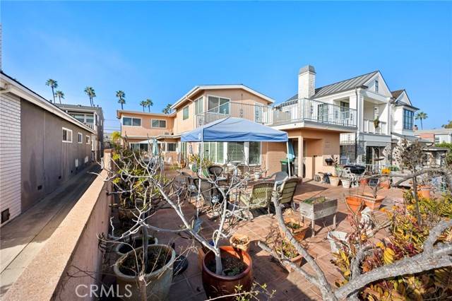 Corona Del Mar, CA 92625,309 Heliotrope AVE