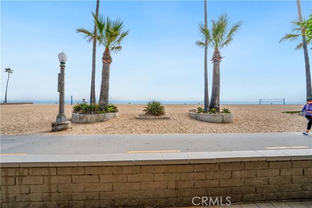 Newport Beach, CA 92663,1510 W Oceanfront