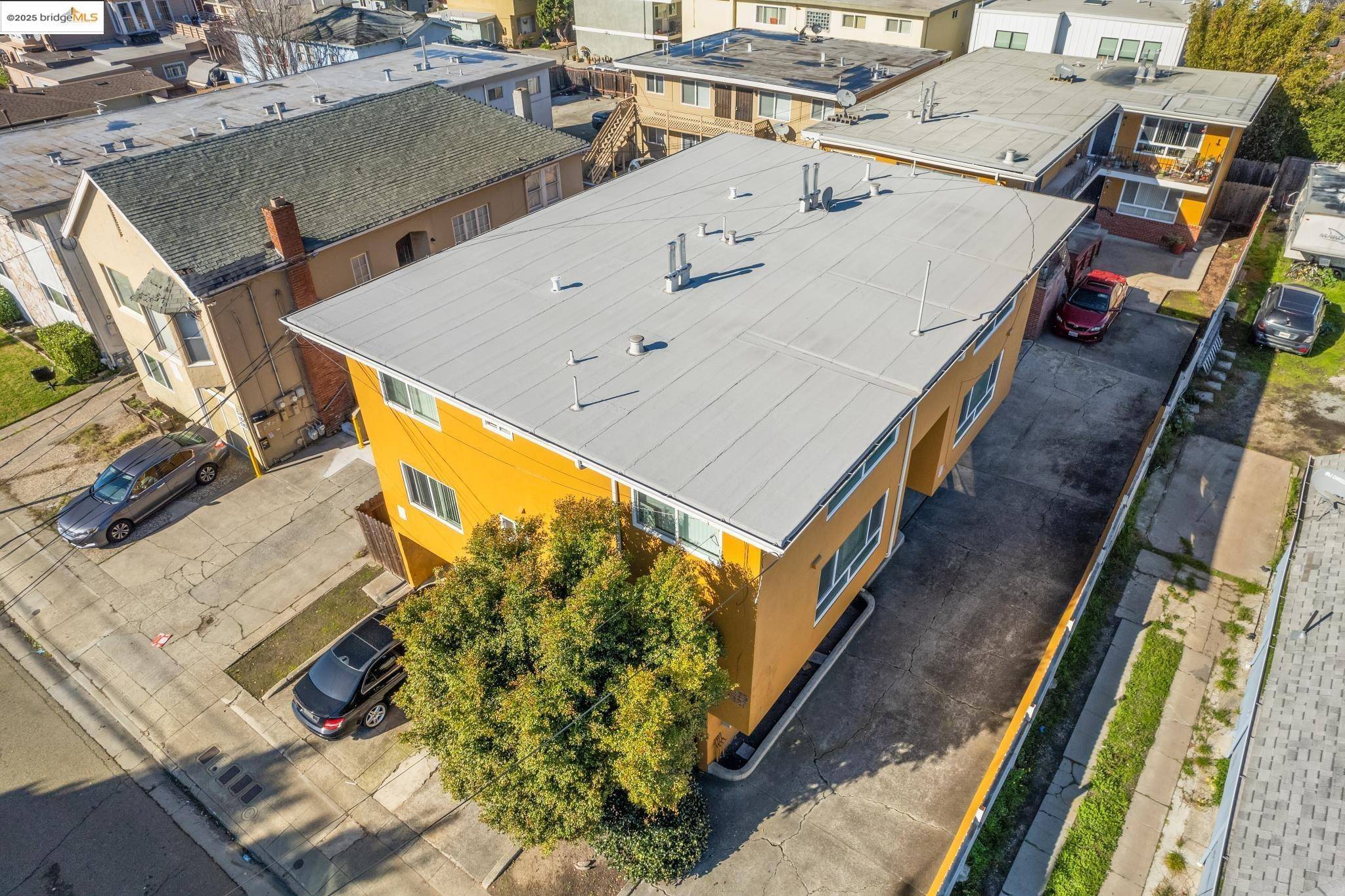 Berkeley, CA 94702,1327 Ashby AVE