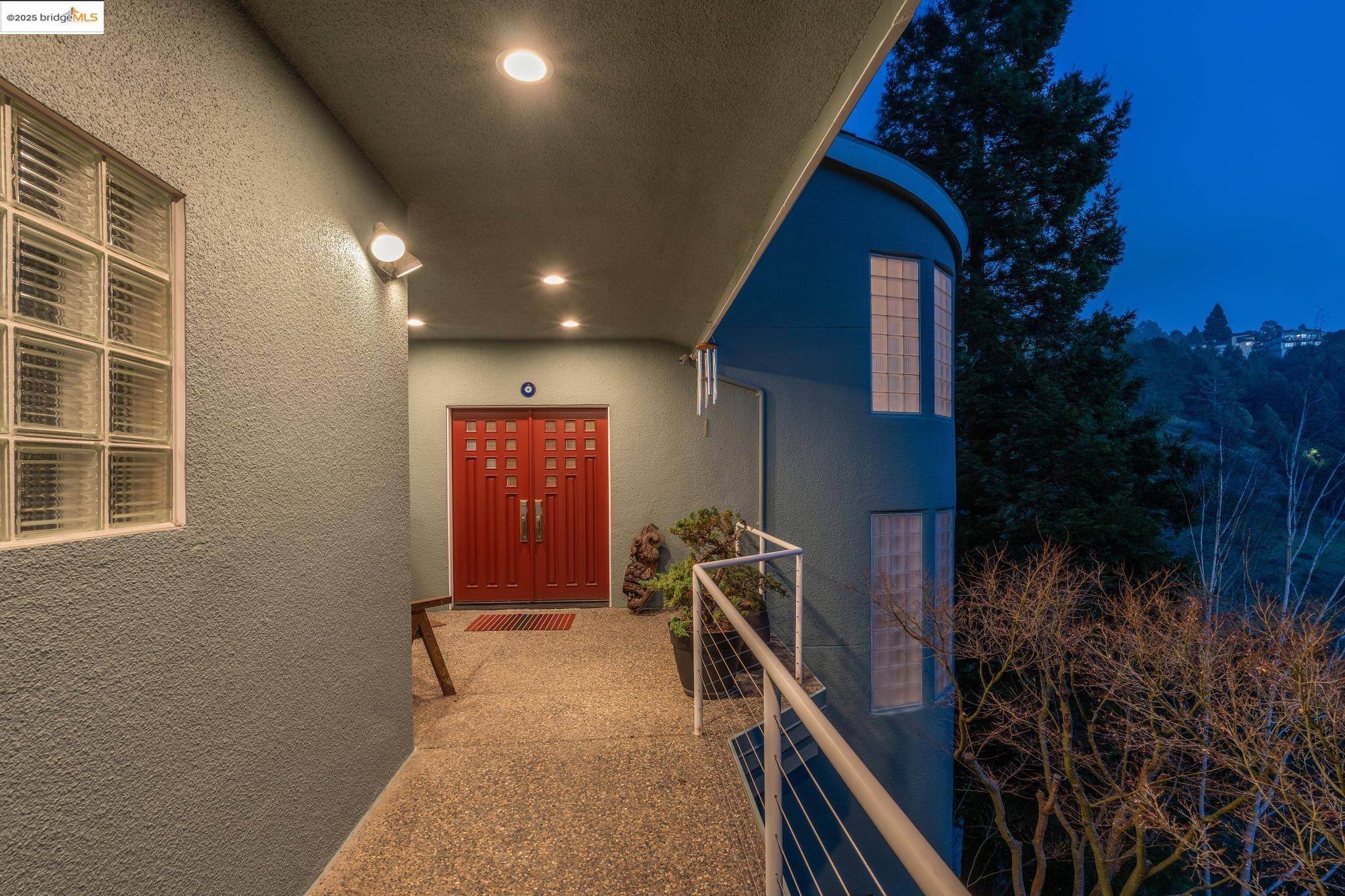Berkeley, CA 94705,1967 Tunnel RD