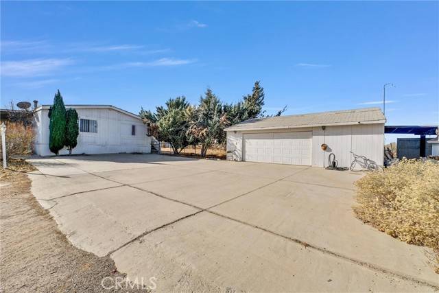 Phelan, CA 92371,10164 White RD