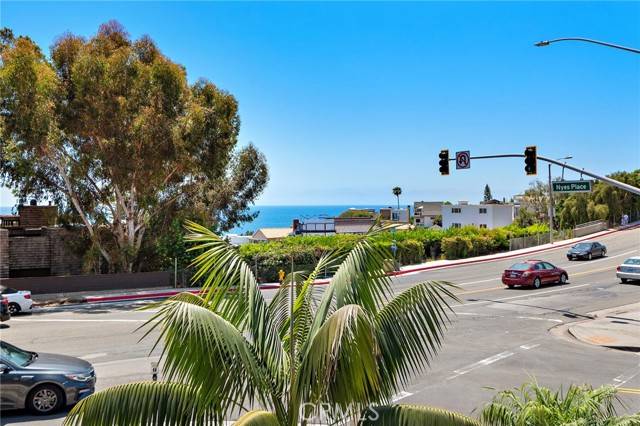 Laguna Beach, CA 92651,201 Nyes PL