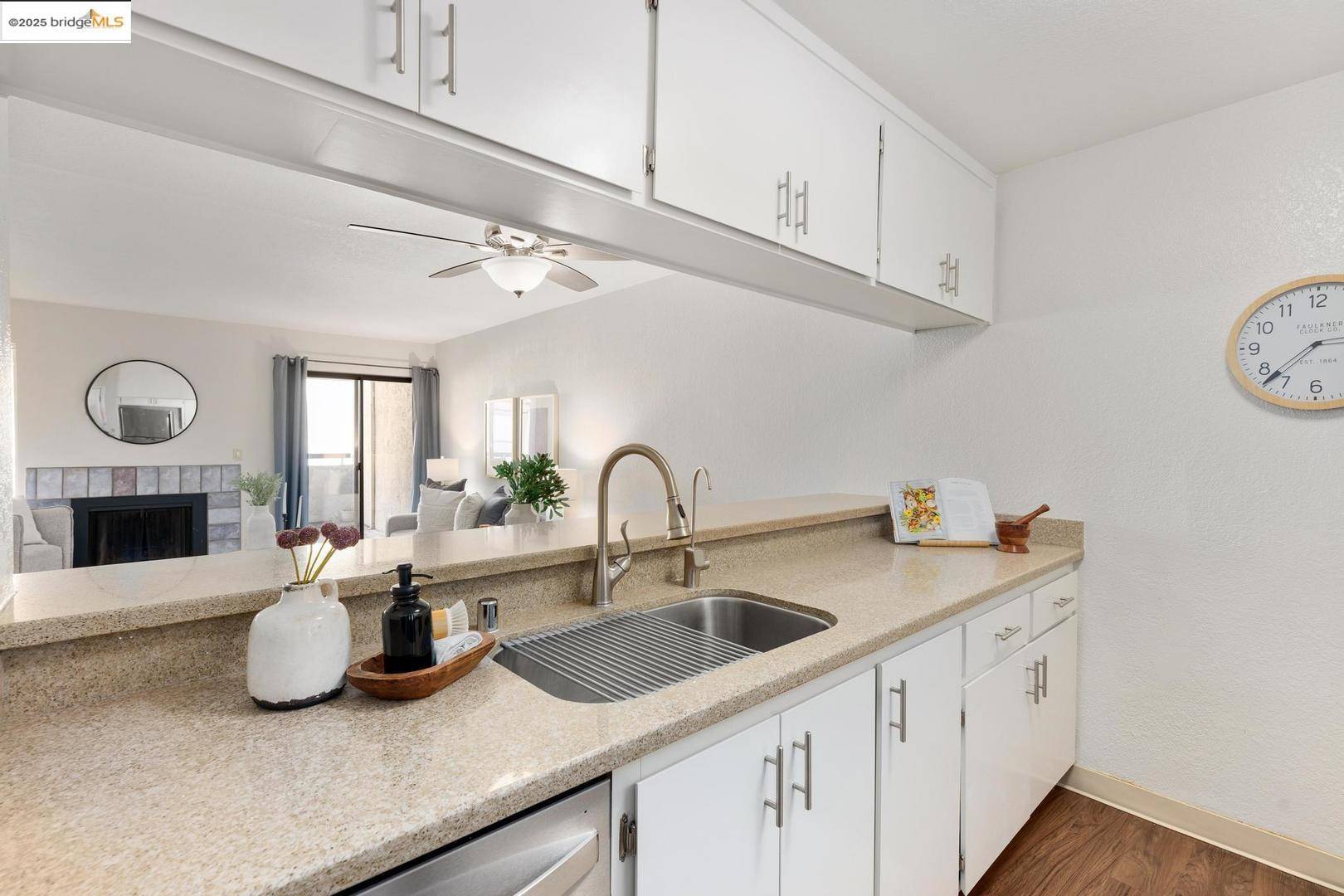 Concord, CA 94520,1391 Monument BLVD APT 8