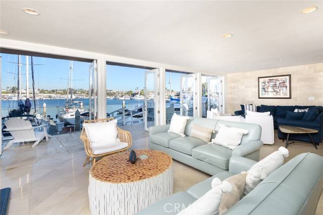 Newport Beach, CA 92663,3322 Via Lido