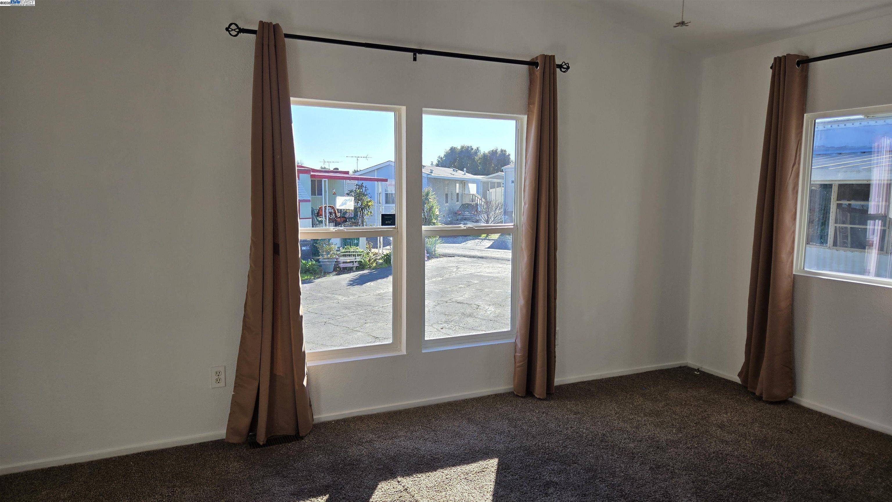 Hayward, CA 94545,1200 W Winton Ave 124