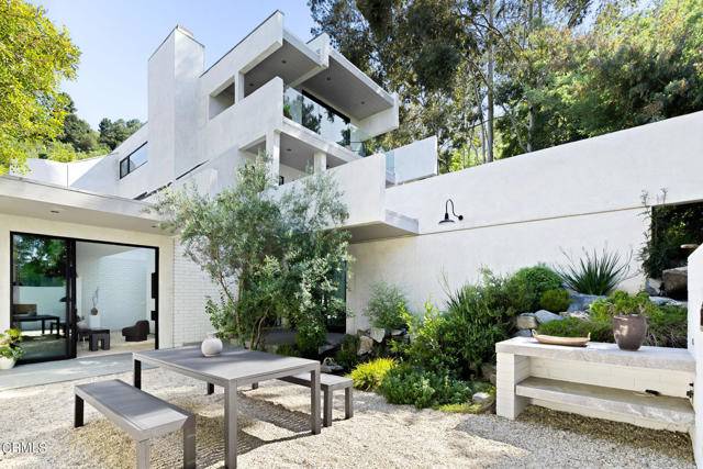 Studio City, CA 91604,11210 Briarcliff LN
