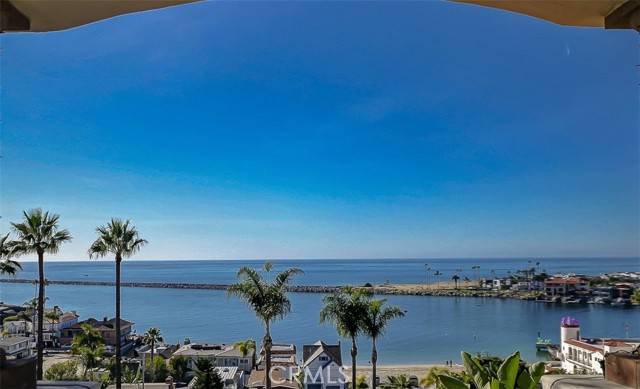 Corona Del Mar, CA 92625,2614 Ocean BLD