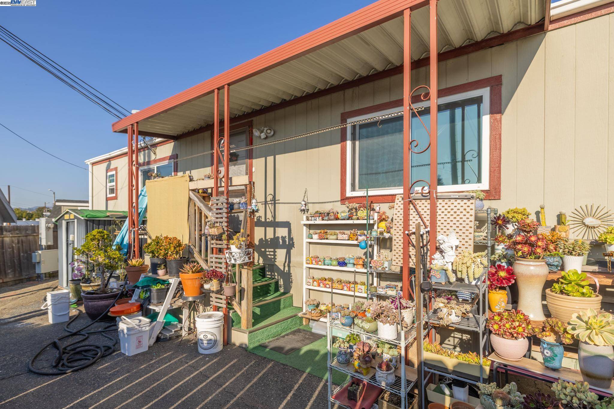 Castro Valley, CA 94546,3998 Castro Valley Blvd 36