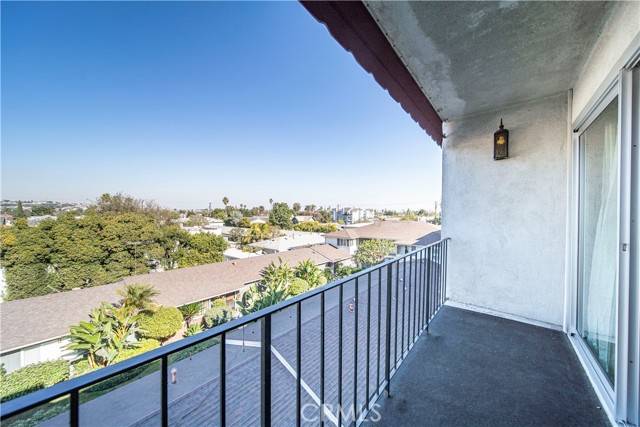 Long Beach, CA 90814,372 Carroll Park East 409