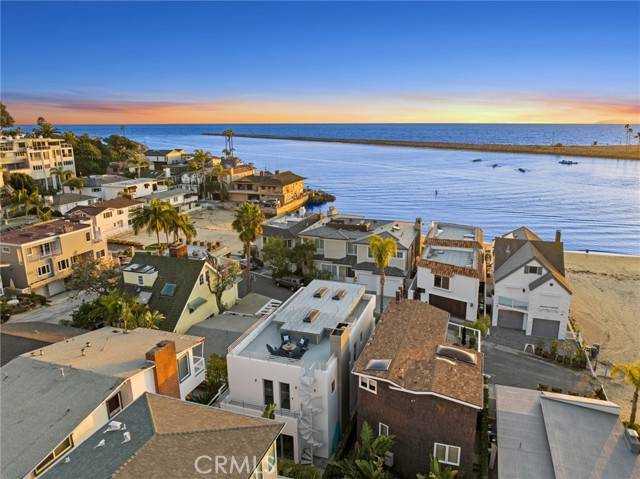 Corona Del Mar, CA 92625,2618 Cove ST