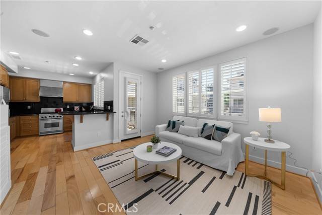 Playa Vista, CA 90094,6011 Dawn Creek 7