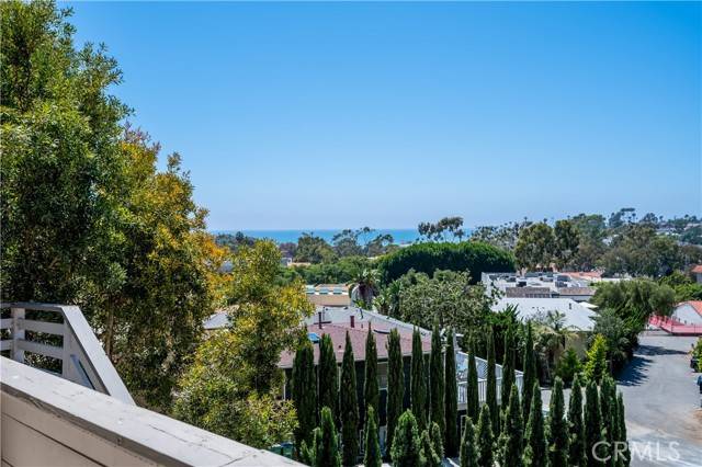 Laguna Beach, CA 92651,350 Y PL D