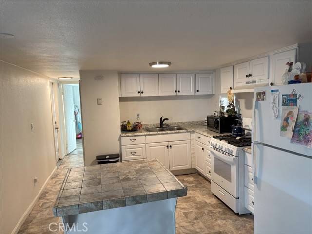 Hemet, CA 92543,260 N Lyon 95