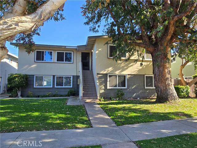 Costa Mesa, CA 92626,2914 Peppertree LN