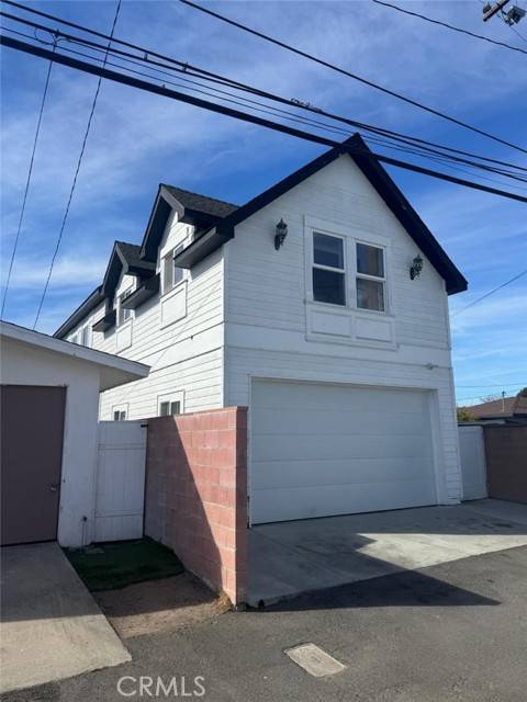 Huntington Beach, CA 92648,1022 Main ST