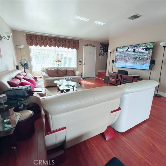 Sunland, CA 91040,10415 Mcvine AVE 2