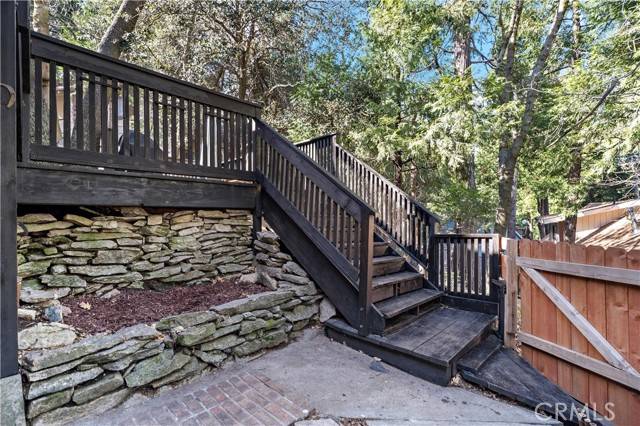 Crestline, CA 92325,462 Shady Dell LN