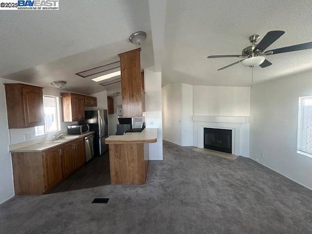 Redwood City, CA 94063,3015 E Bayshore Road 129