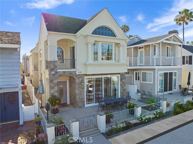 Newport Beach, CA 92662,123 Diamond AVE