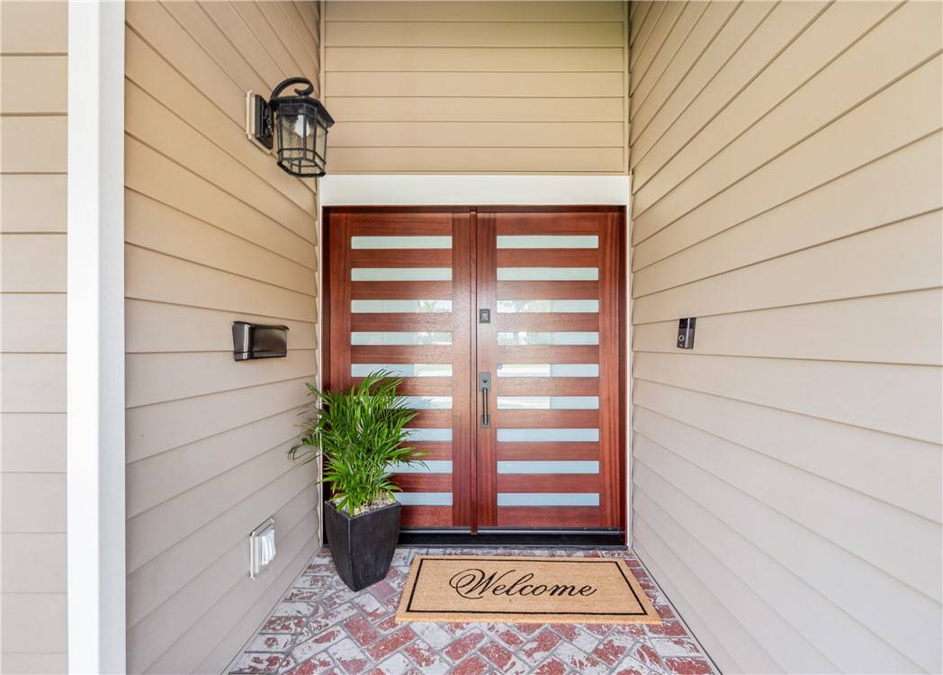 Huntington Beach, CA 92649,5622 Brighton DR