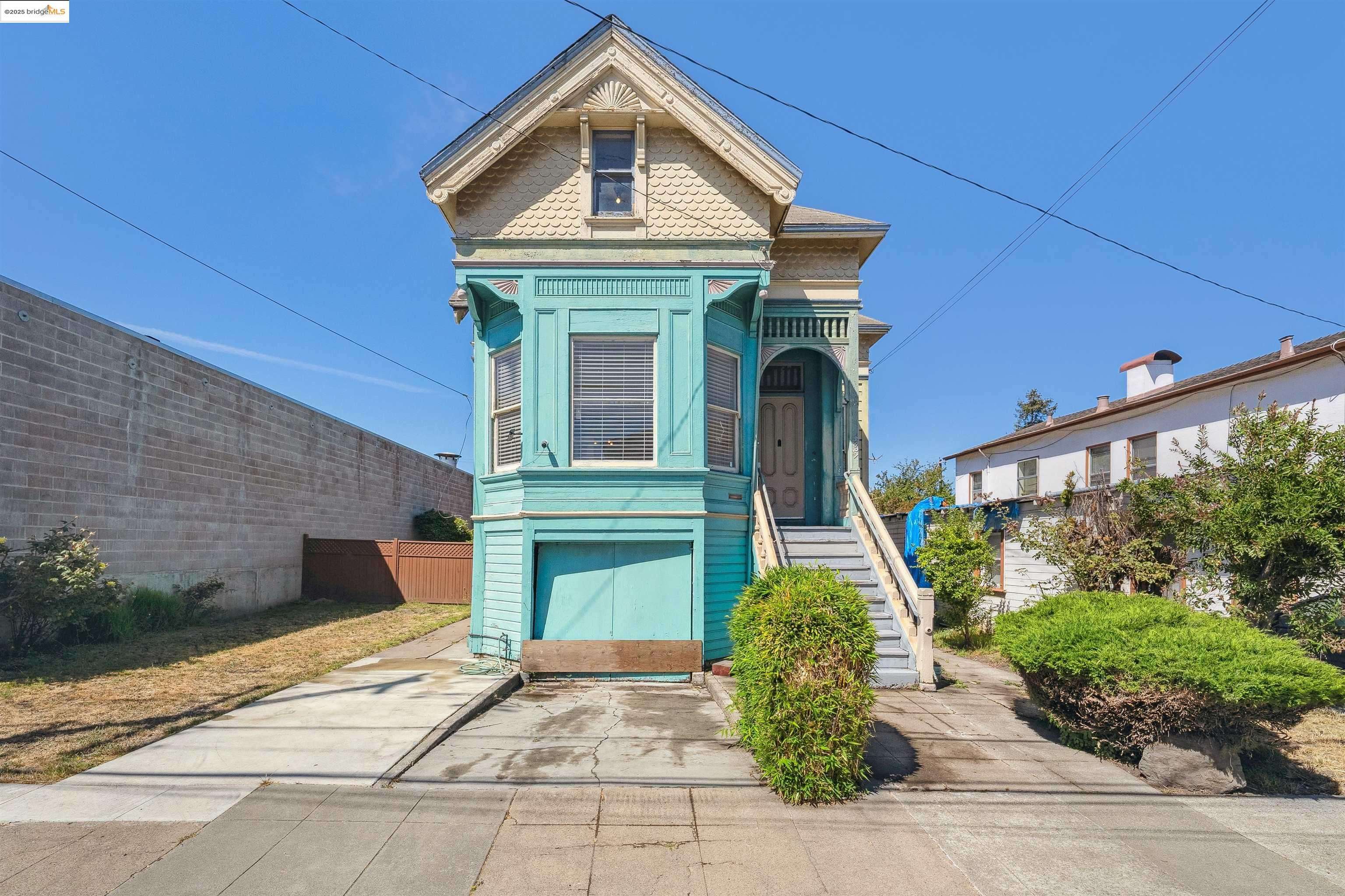 Oakland, CA 94608,5821 Fremont