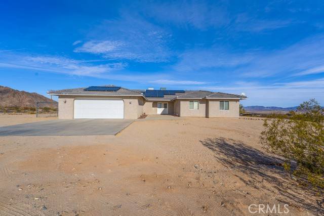 Twentynine Palms, CA 92277,8207 Utah TRL