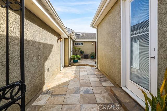 CA 90720,2682 Oak Knoll DR