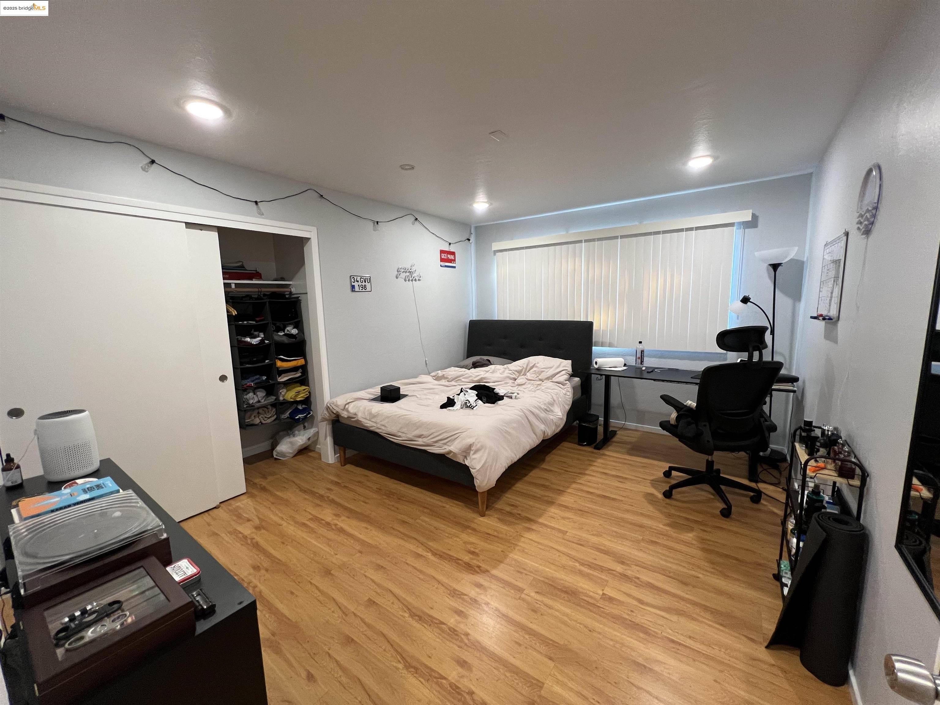 Berkeley, CA 94704,2636 WARRING ST 205