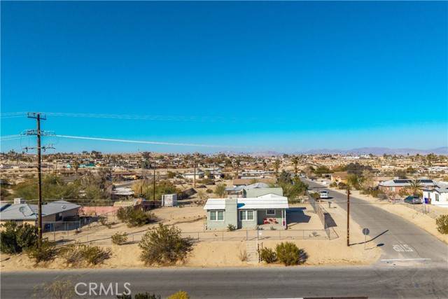 Twentynine Palms, CA 92277,73542 Joshua DR