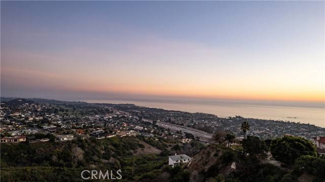 San Clemente, CA 92672,1207 Via La Mesa