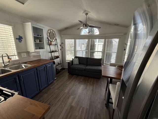Encinitas, CA 92024,1624 N Coast Highway 101 6