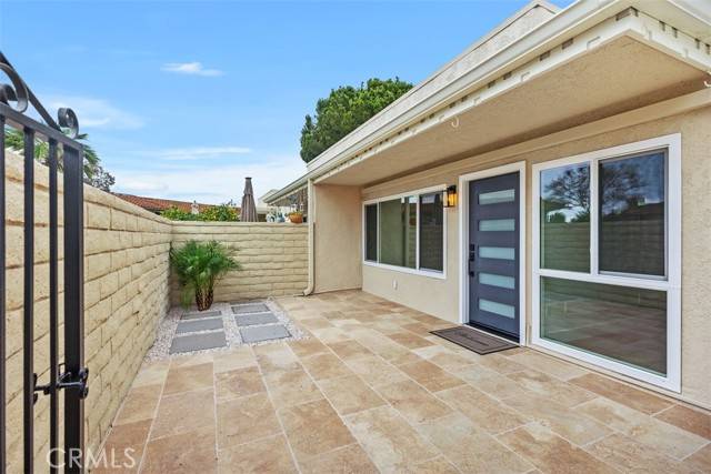 Laguna Woods, CA 92637,2132 Via Puerta F