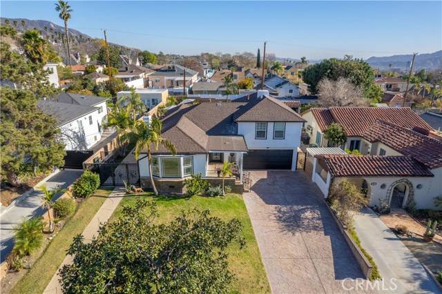 Burbank, CA 91501,902 E WALNUT AVE