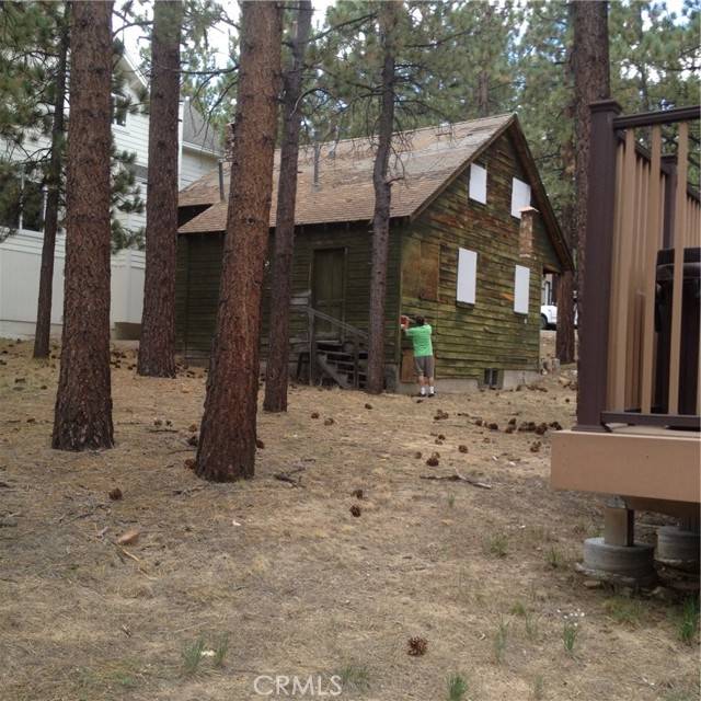Big Bear Lake, CA 92315,214 Knoll RD