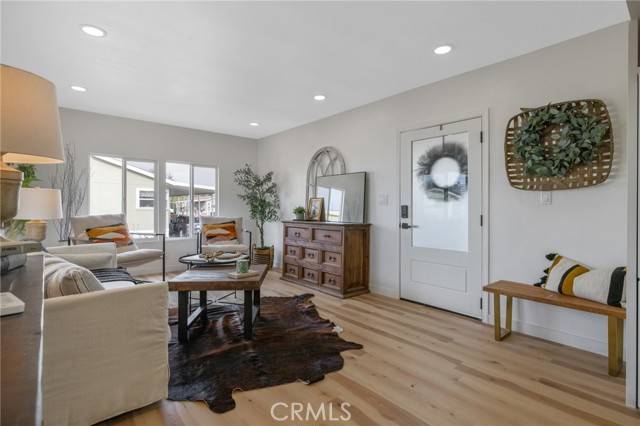 Visalia, CA 93291,225 Akers ST 215