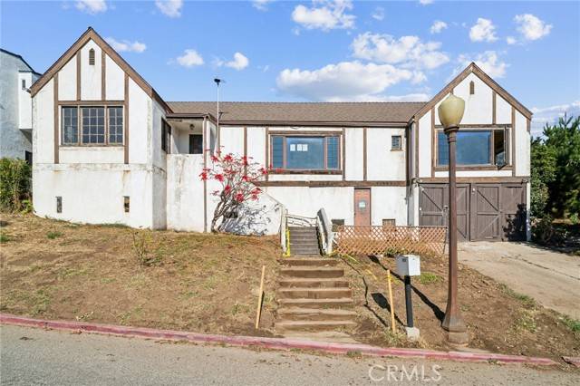 Ventura, CA 93001,2335 Sunset DR