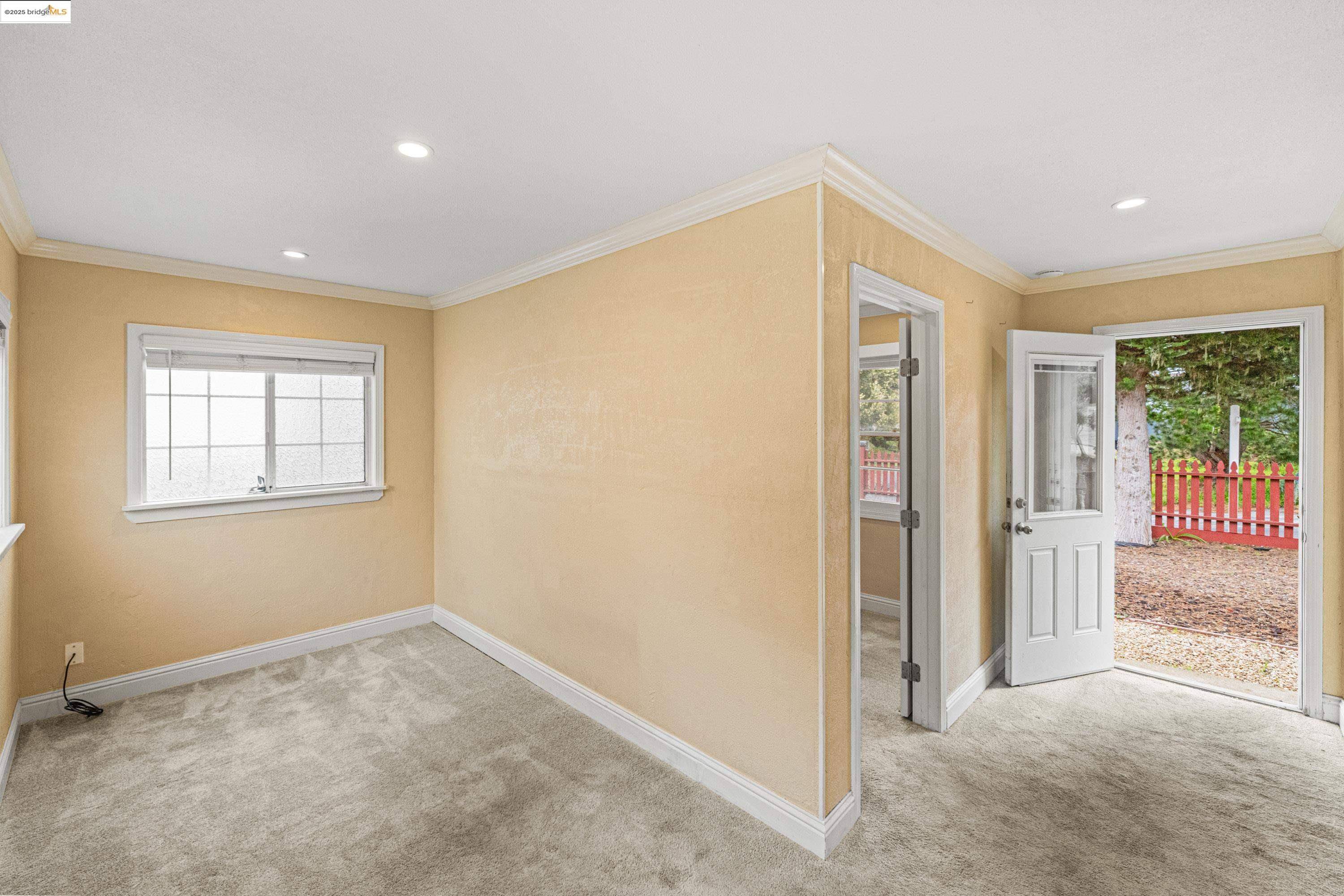 Monterey, CA 93940,725 Lyndon St