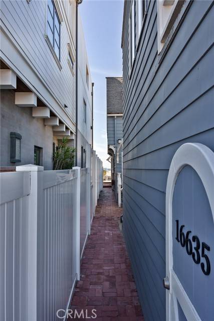 Sunset Beach, CA 90742,16635 S Pacific AVE 1