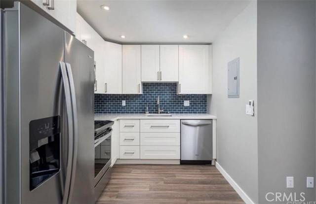 Valencia, CA 91355,23515 Lyons AVE S15