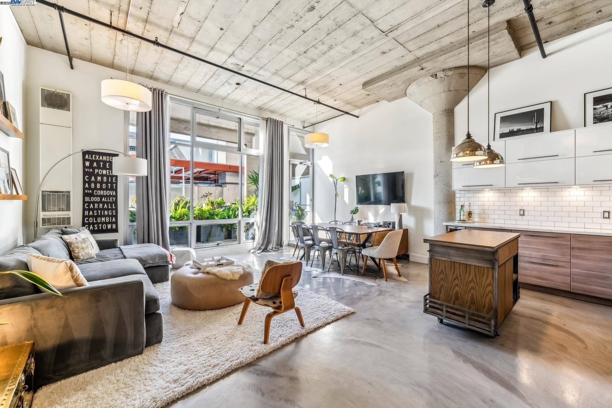 Oakland, CA 94607,255 3rd 206