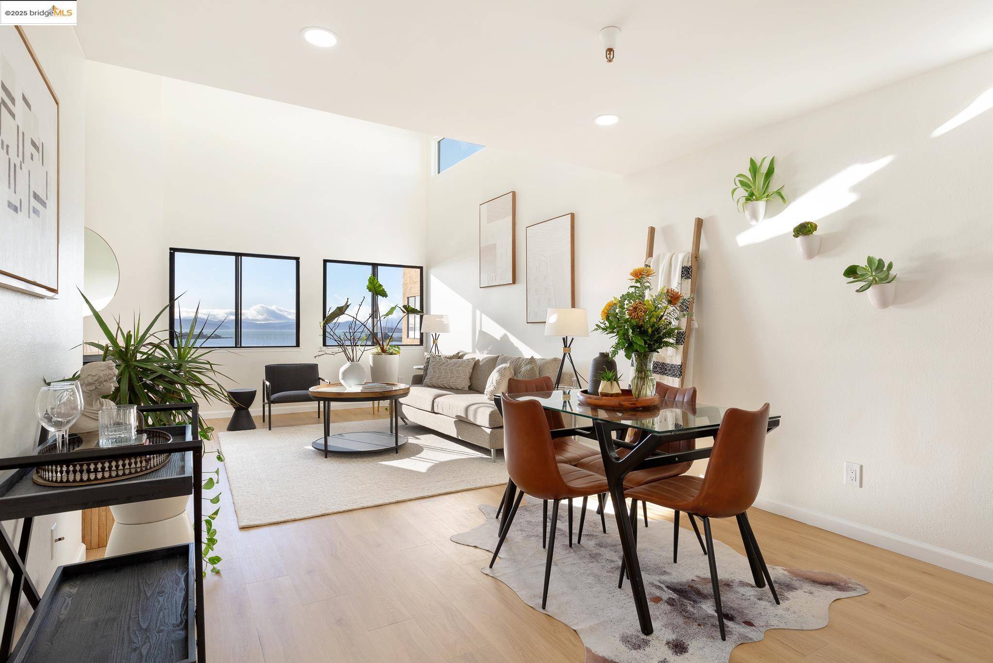 Albany, CA 94706,545 Pierce St 2404